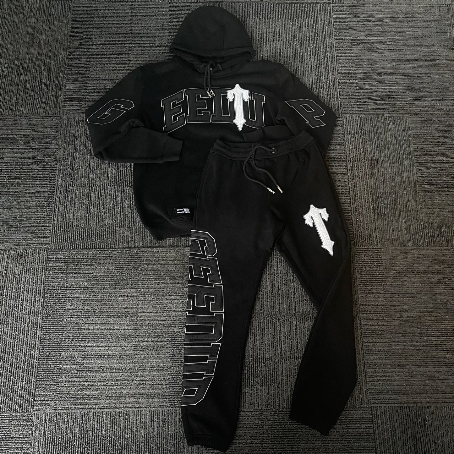 Geedup Co x Trapstar Team Logo x Irongate T - Black/White Track Set (2025)