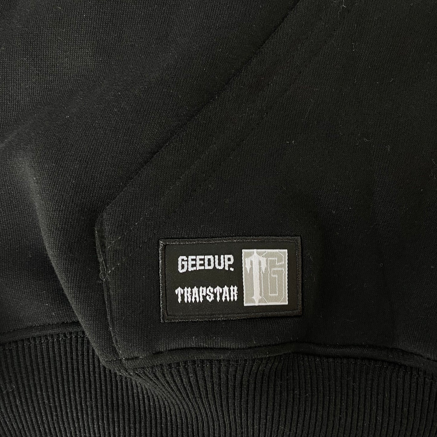 Geedup Co x Trapstar Team Logo x Irongate T Hoodie - Black/White (2025)